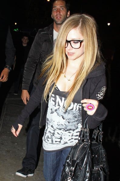 Avril Lavigne. It looks interesting. Well, the combination is quite 